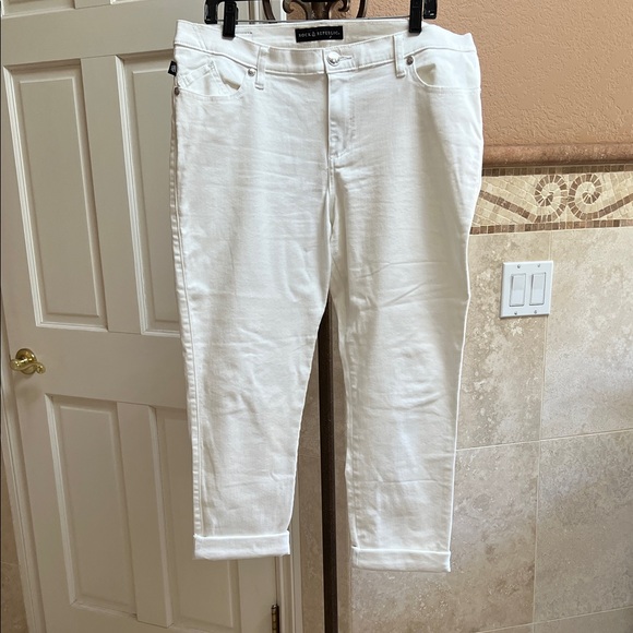 Rock & Republic Denim - Rock & Republic White Ankle Jeans